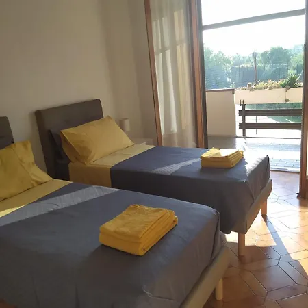 Confortevole, Con Parcheggio Gratuito Apartment *