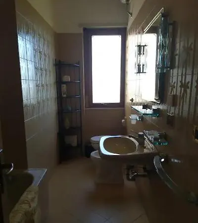 Apartment Confortevole, Con Parcheggio Gratuito